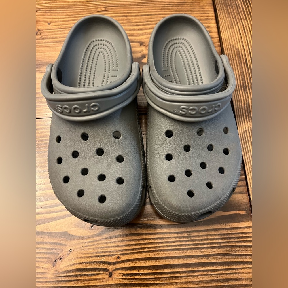 CROCS Classic Clog in Gray